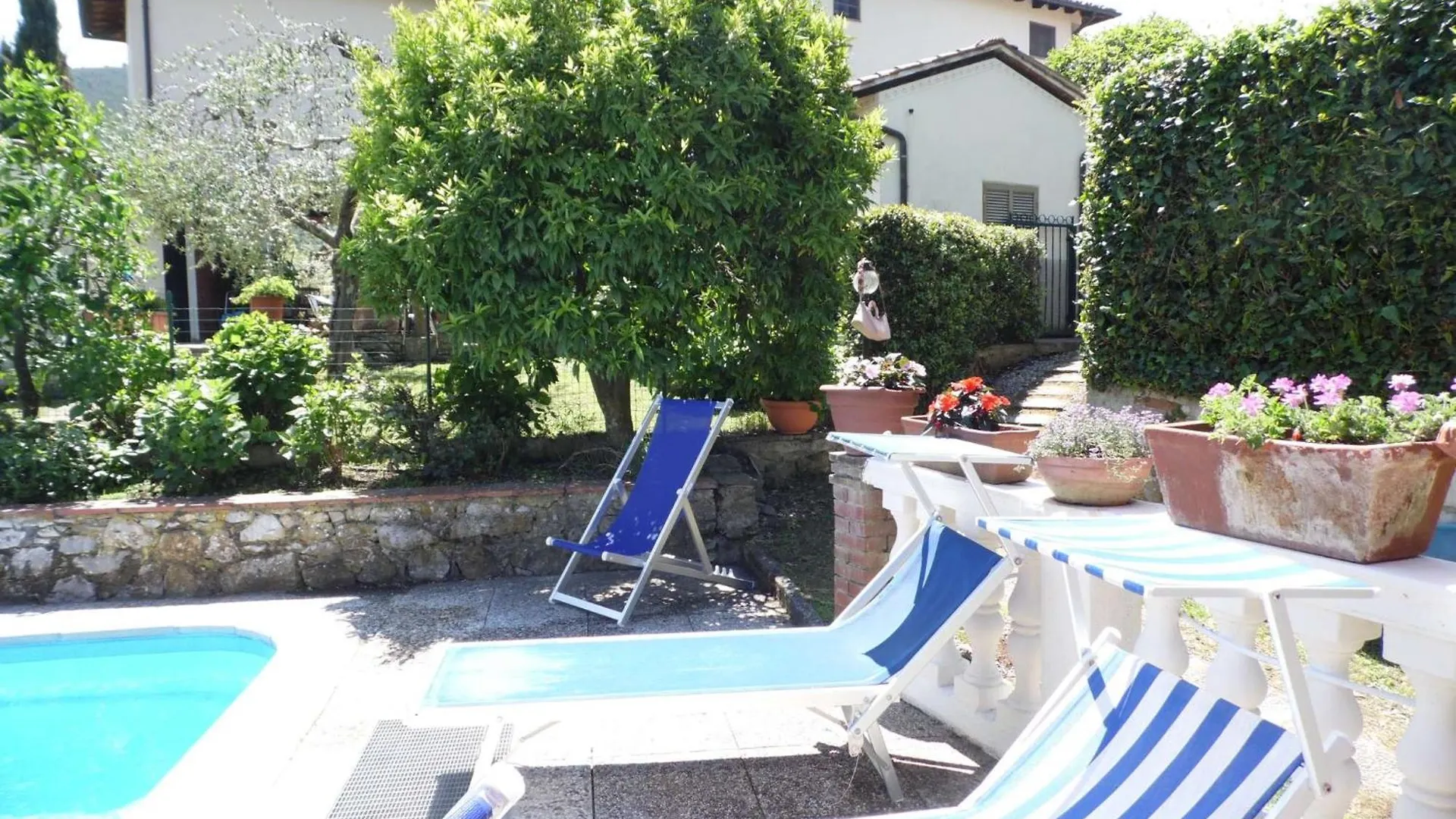 Villa Sina Vorno 0*,  Italy